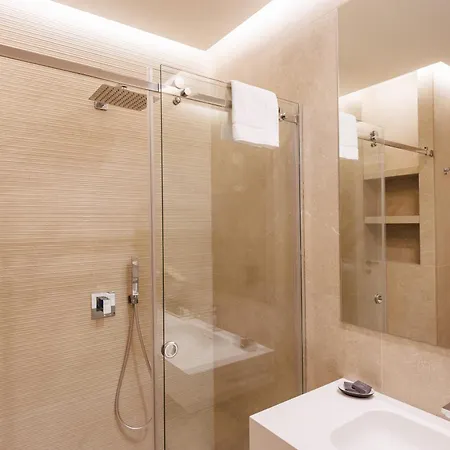 Arya Guest house *