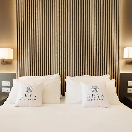 Arya Guest house *