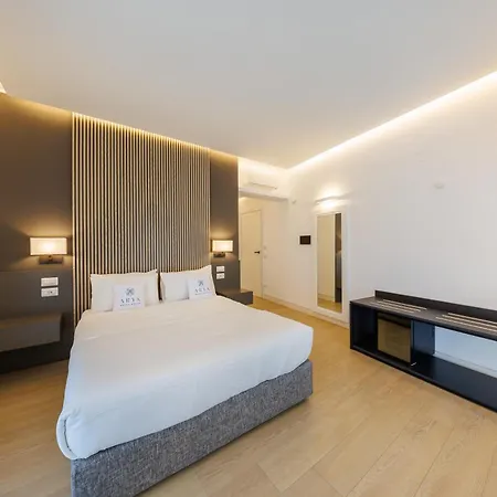 Arya Naples